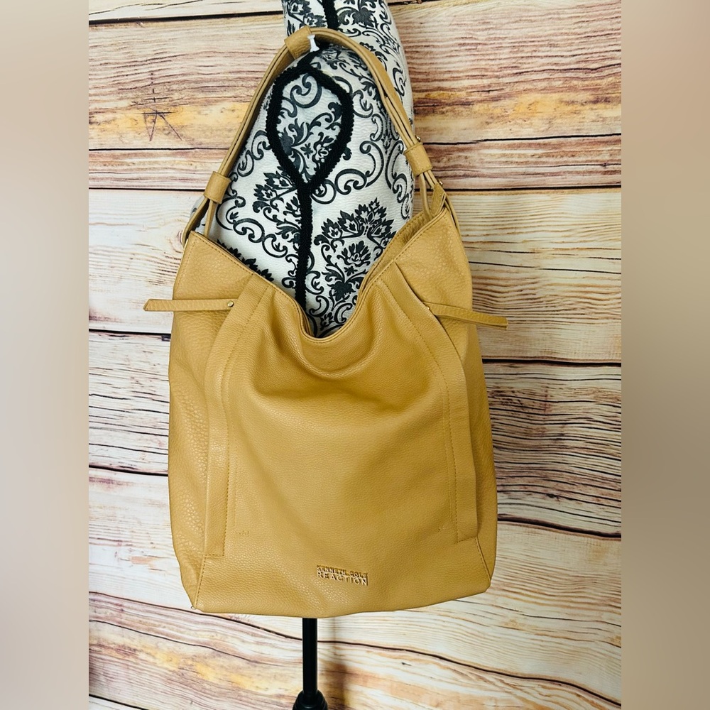 Kenneth Cole Reaction Women’s Tan Logo Zipper One Strap Shoulder Bag
